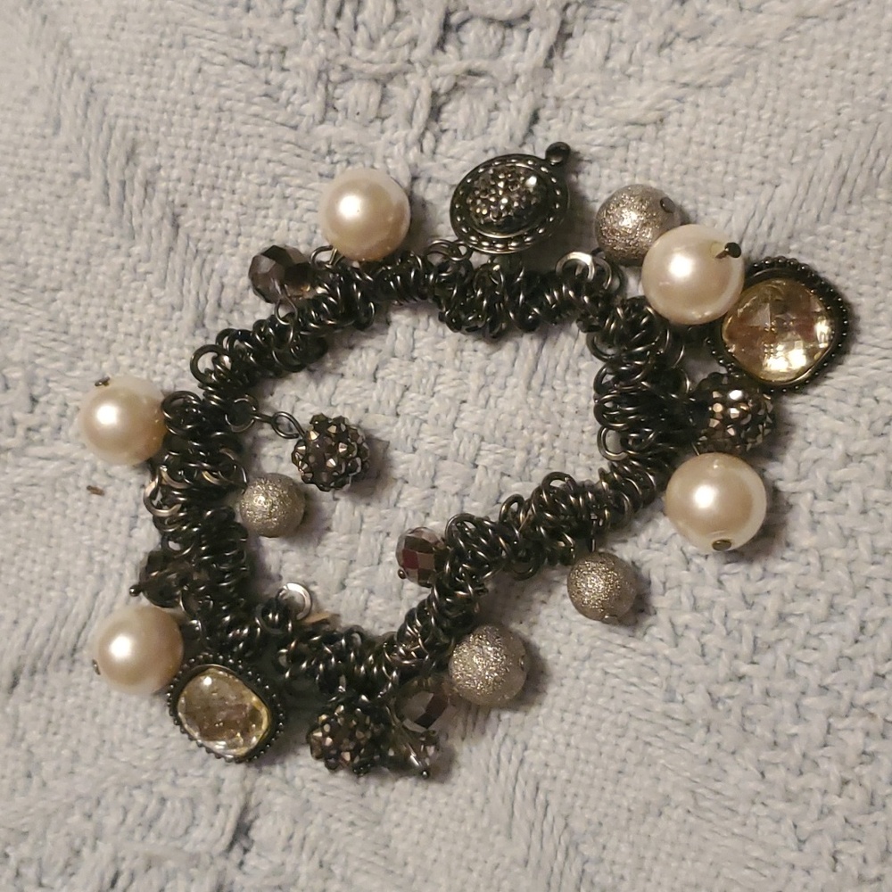 Stretchy 'charm' bracelet